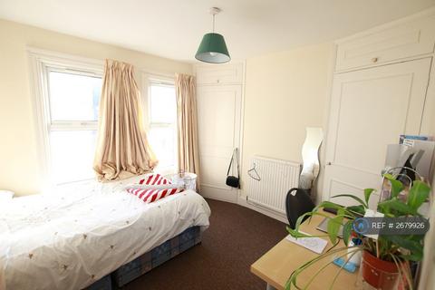 undefined, Auckland Road, Reading, RG6