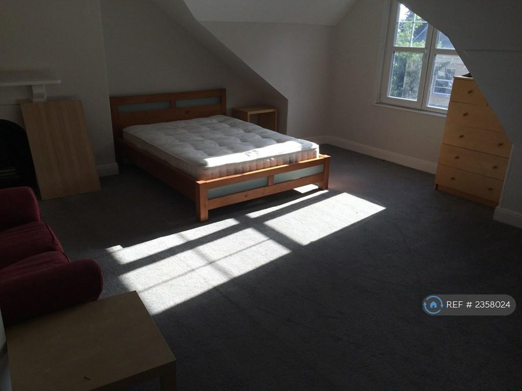 Front Top Floor Bedroom