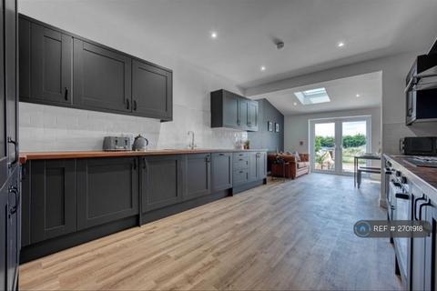 undefined, Northern Parade, Portsmouth, PO2