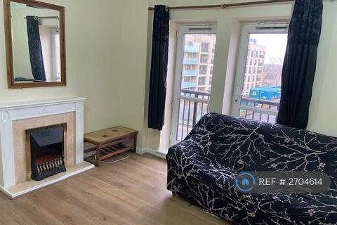 1 bedroom flat to rent, Madison Heights, Hounslow, TW3
