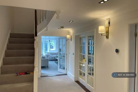 5 bedroom detached house to rent, Broomfields, Somerford, Congleton, CW12