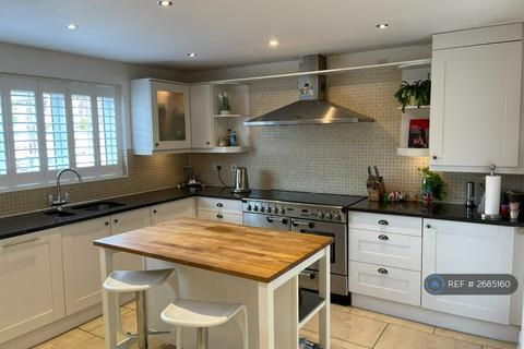5 bedroom detached house to rent, Broomfields, Somerford, Congleton, CW12