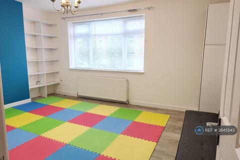 3 bedroom maisonette to rent, Richmond Road, Kingston Upon Thames, KT2