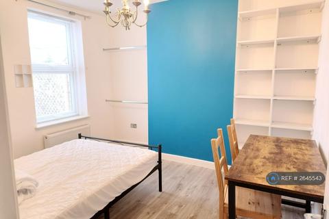 3 bedroom maisonette to rent, Richmond Road, Kingston Upon Thames, KT2