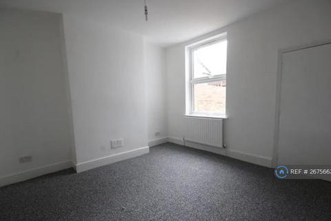 3 bedroom terraced house to rent, St. Barnabas Street, Wellingborough, NN8