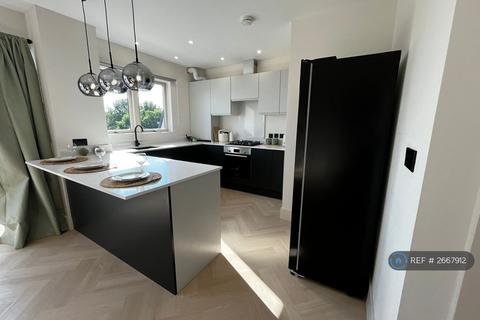 3 bedroom flat to rent, Kilburn High Road, London, NW6