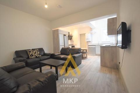 6 bedroom terraced house to rent, Katie Road, Selly Oak, Birmingham B29