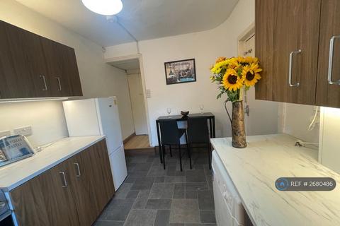 4 bedroom terraced house to rent, Whitby Road, Manchester, M14