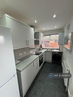 4 bedroom terraced house to rent, Worthing Street, Manchester, M14