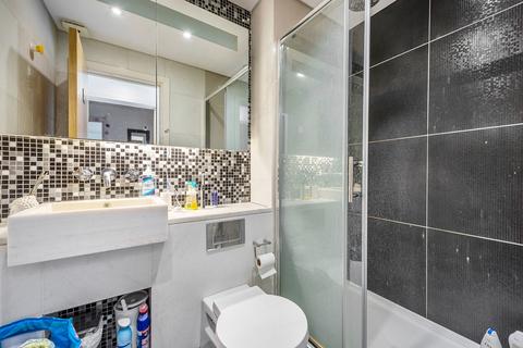 2 bedroom apartment to rent, MILLHARBOUR, LONDON E14