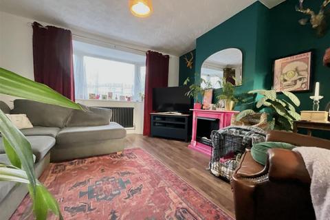 3 bedroom terraced house to rent, Lavington Road, Bristol