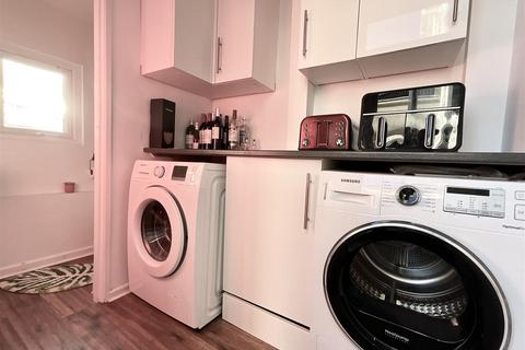 3 bedroom terraced house to rent, Lavington Road, Bristol