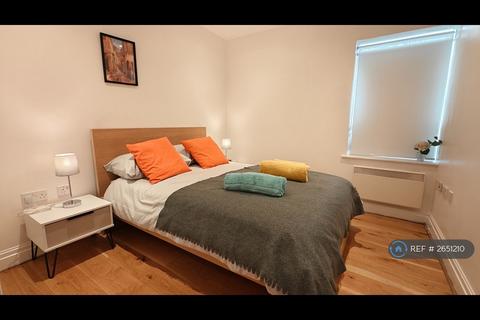 2 bedroom flat to rent, St. Davids Square, London, E14