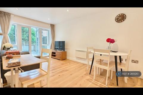 2 bedroom flat to rent, St. Davids Square, London, E14