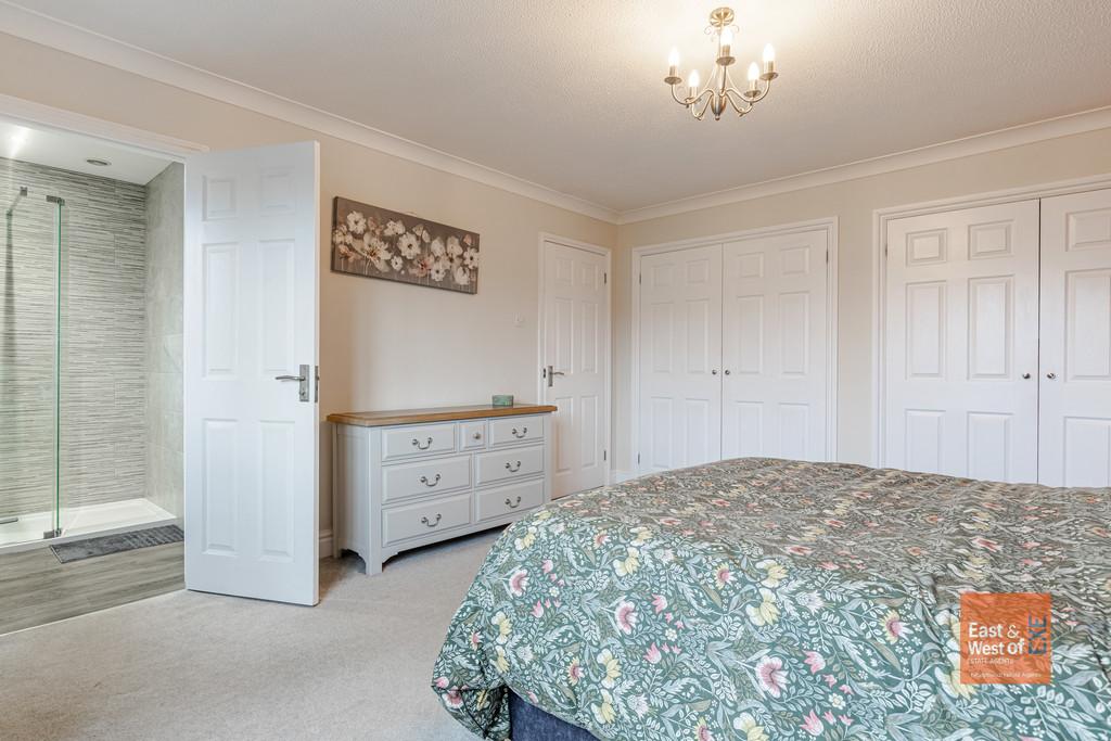 A21 - Caradon House, Village Road, Woodbury Salter