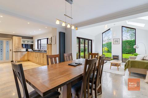 undefined, Woodbury Salterton