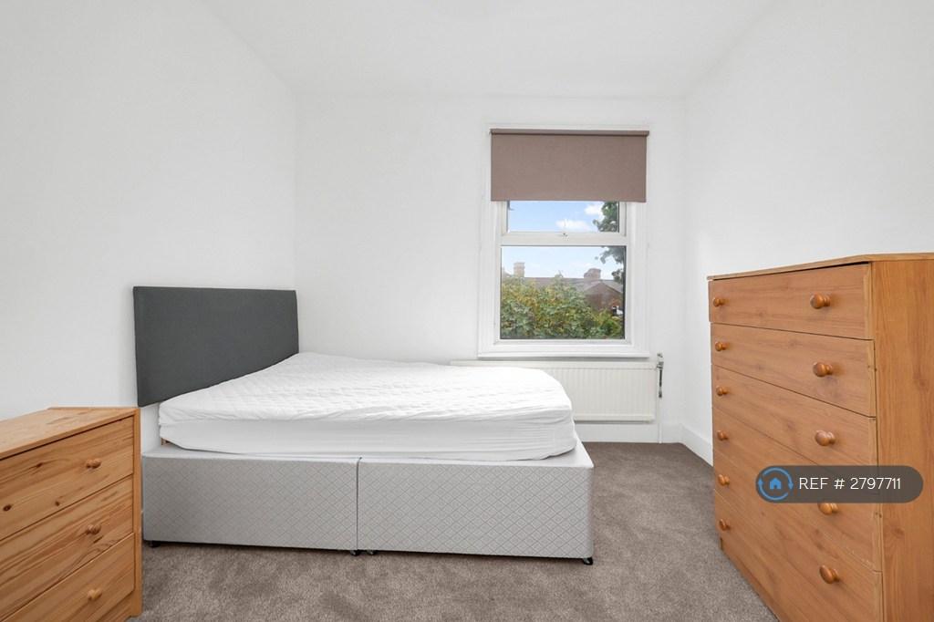 Upstairs Double Bedroom (2)