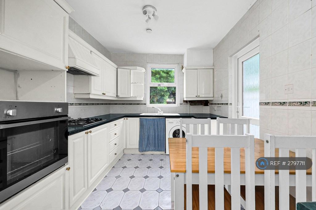 Eat-In Kitchen