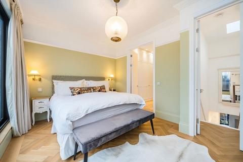 4 bedroom maisonette to rent, Hildyard Road, London SW6