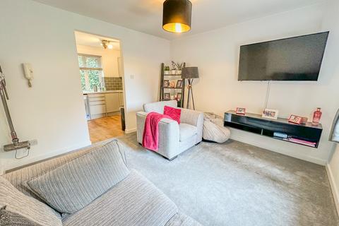 2 bedroom flat to rent, Meanwood Heights, Meanwood Road, Leeds, LS7 2SW