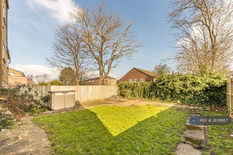 1 bedroom in a flat share to rent, Baring Road, London, SE12