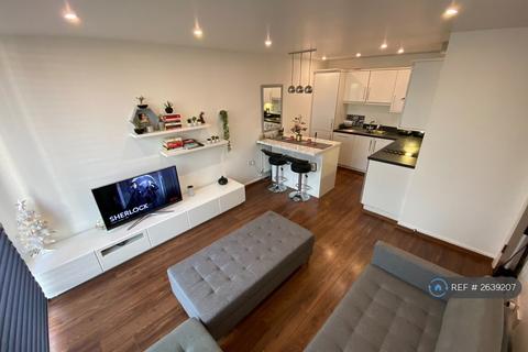 1 bedroom flat to rent, Burgoyne House, Brentford, TW8