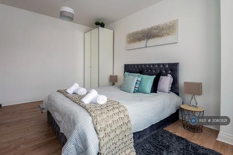 2 bedroom flat to rent, Woodside Road, London, N22