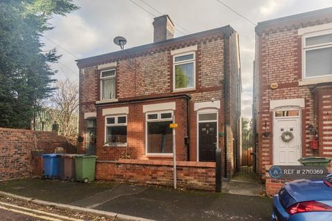 2 bedroom semi-detached house to rent, Clwyd Avenue, Stockport, SK3