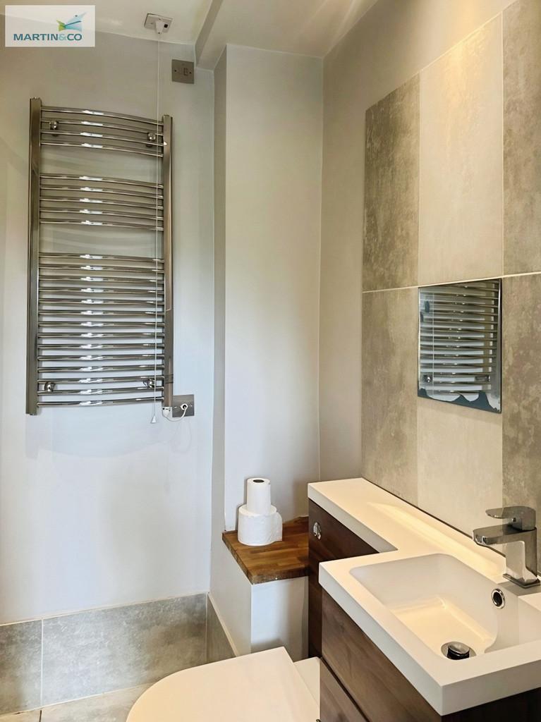 03fb8ef4-West 20street 20bathroom 202