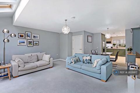 1 bedroom in a house share to rent, Becket Close, Woodford Green, IG8