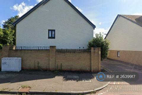 1 bedroom in a house share to rent, Becket Close, Woodford Green, IG8