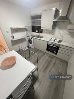 4 bedroom flat to rent, St. Stephen's Road, London, E6
