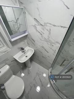 4 bedroom flat to rent, St. Stephen's Road, London, E6