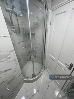 4 bedroom flat to rent, St. Stephen's Road, London, E6