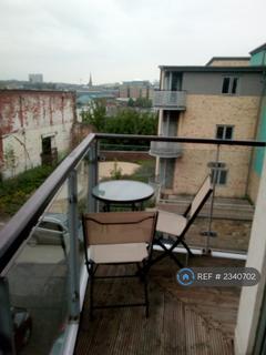 2 bedroom flat to rent, Worsdell Drive, Gateshead, NE8