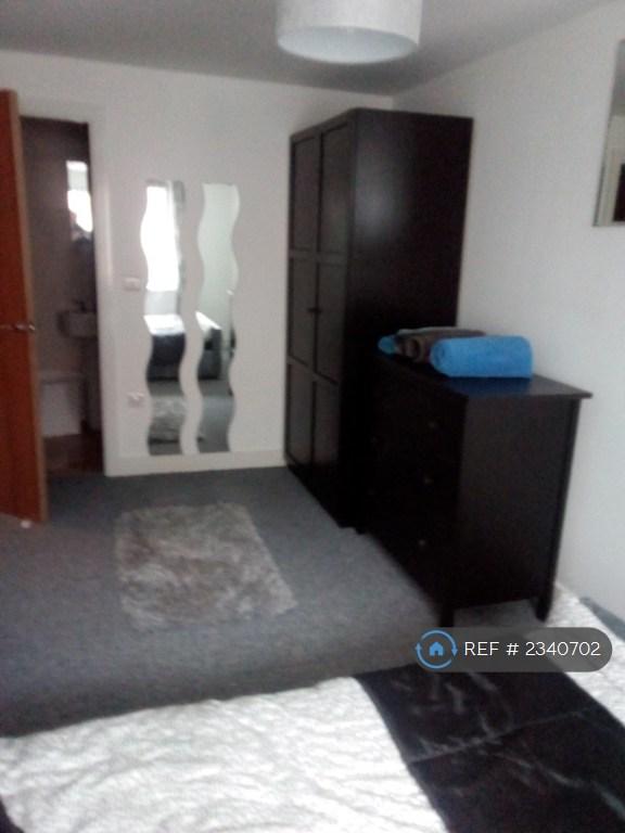 Master Bedroom Ensuite