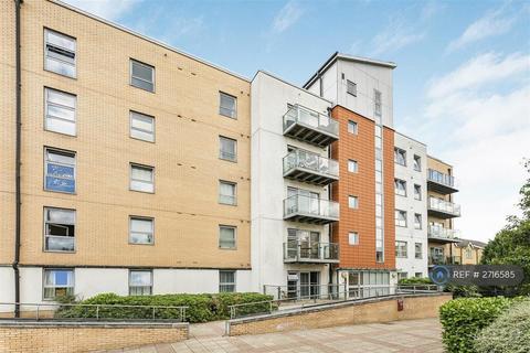 2 bedroom flat to rent, Queen Mary Avenue, London, E18