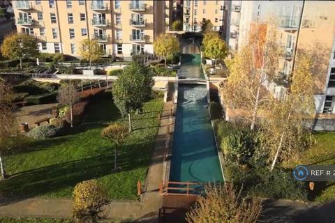 2 bedroom flat to rent, Queen Mary Avenue, London, E18