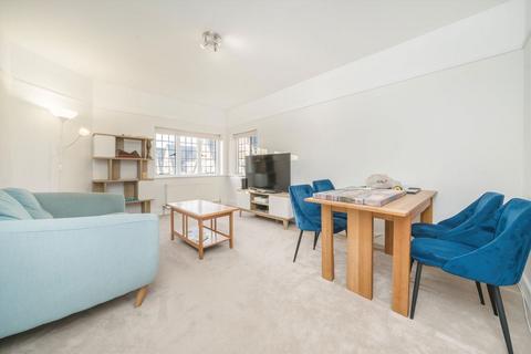 3 bedroom flat to rent, Monks Drive, London W3
