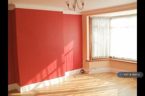 3 bedroom terraced house to rent, Shortlands Close, London, N18