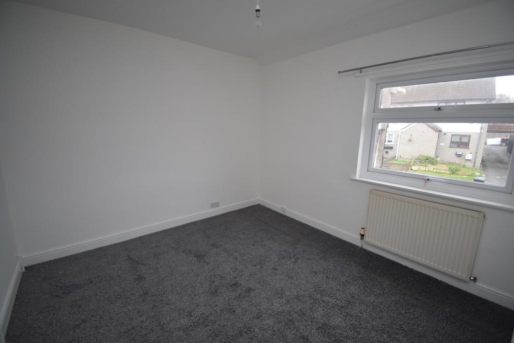Bedroom 1 (2)
