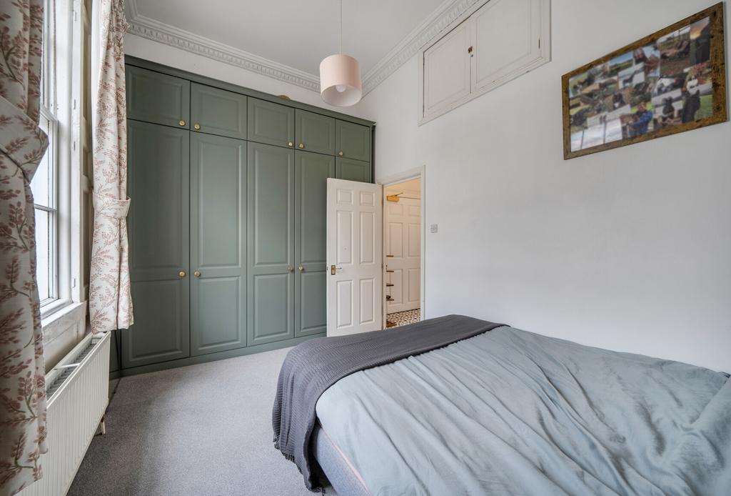 1386047-7-692d7e1...