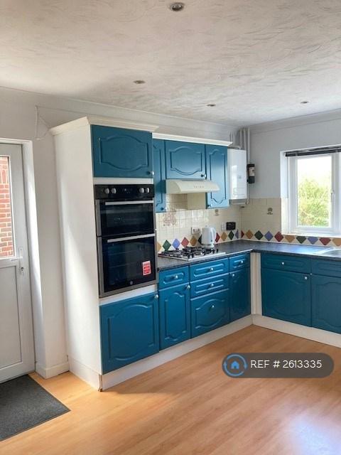 Spacious Kitchen