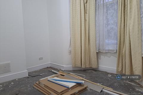 1 bedroom flat to rent, Cambus Road, London, E16