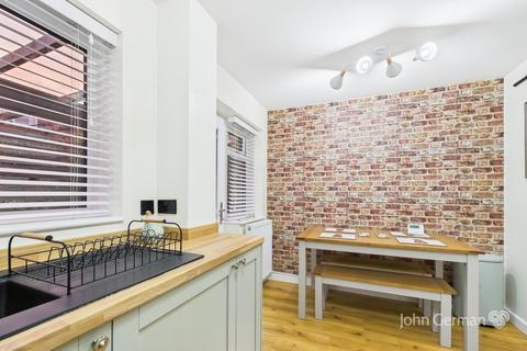 2 bedroom semi-detached house for sale, Armstrong Avenue, Stafford