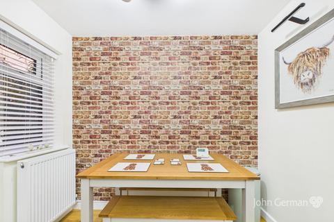 2 bedroom semi-detached house for sale, Armstrong Avenue, Stafford