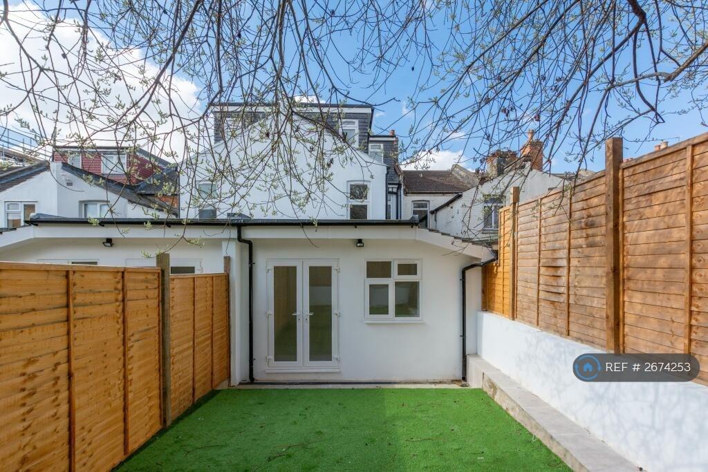 20ft Private Garden