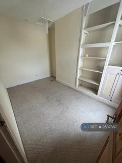 2 bedroom terraced house to rent, Hale Road, Widnes, WA8