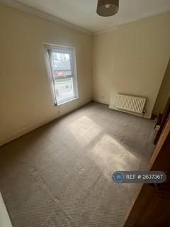 2 bedroom terraced house to rent, Hale Road, Widnes, WA8