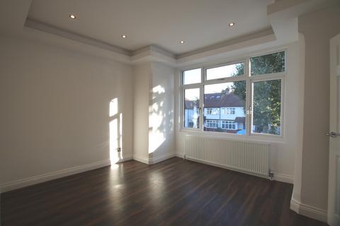 3 bedroom maisonette to rent, Burnley Road, London